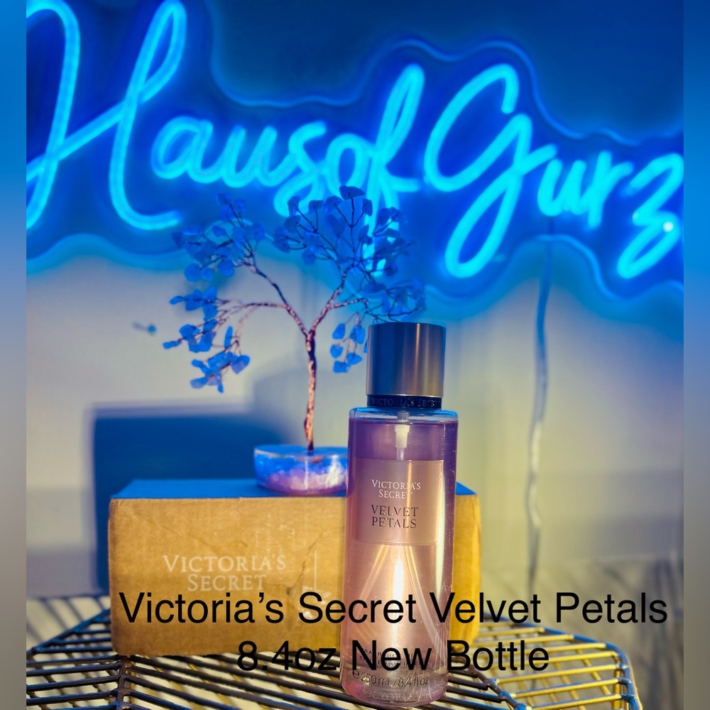 Victoria's Secret Velvet Petals Fragrance with Box, New Never Used.